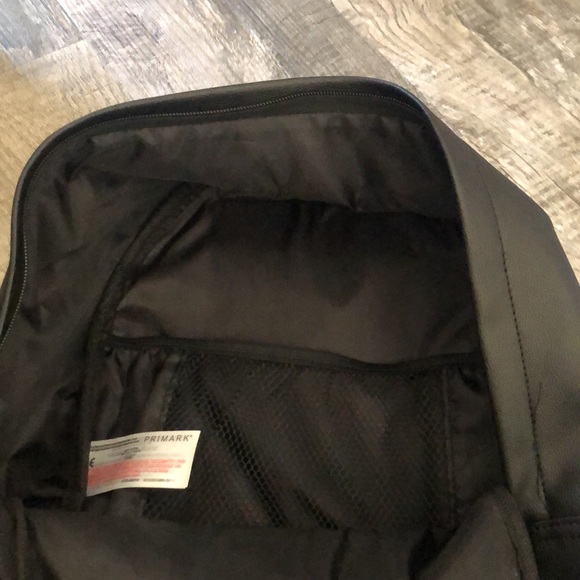 Black backpack - Picture 3 of 4